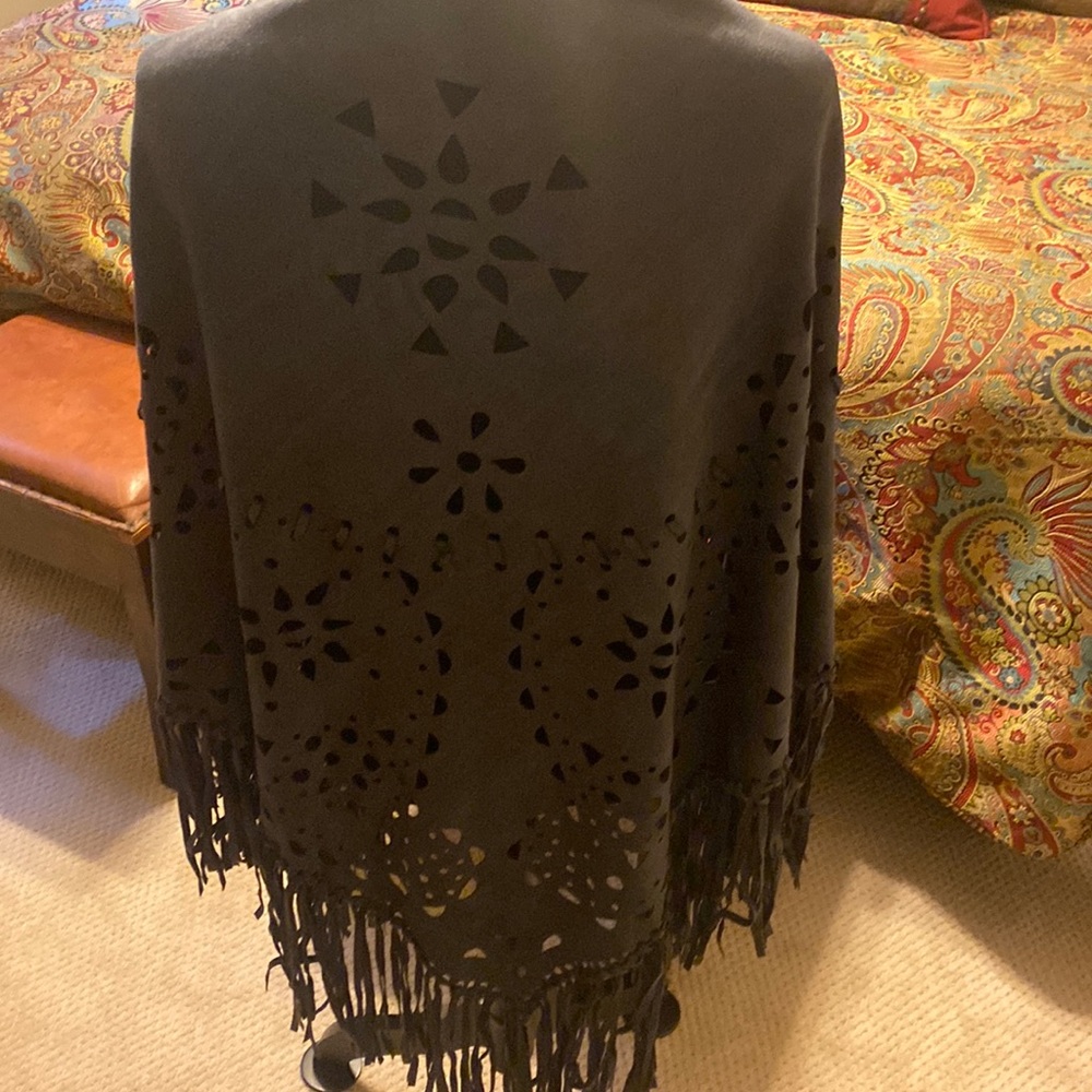Fringed wrap